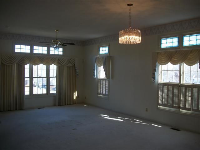 5119 Mulberry Ter, St Joseph, MO 64506