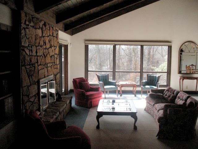 3002 Miller Rd, St Joseph, MO 64506