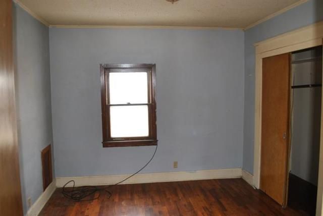 5205 Savannah Rd, St Joseph, MO 64505