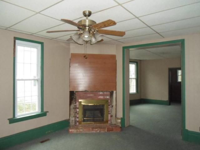 1402 S 17 St, St Joseph, MO 64507