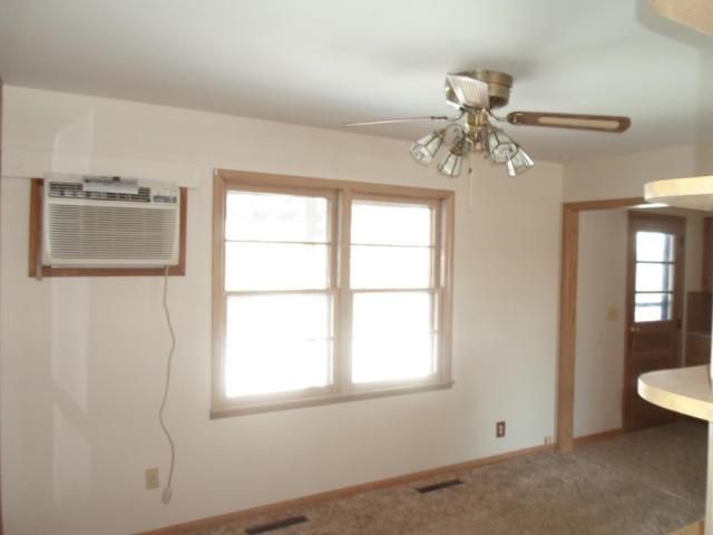 3235 Nanette Dr, St Joseph, MO 64506