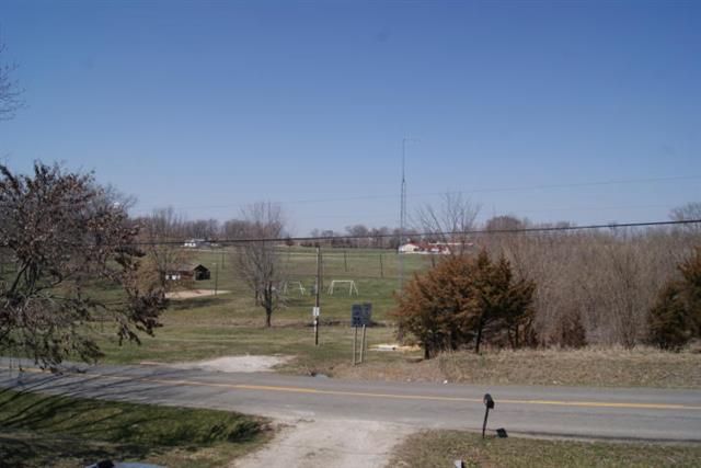 810 E Elijah St, Easton, MO 64443