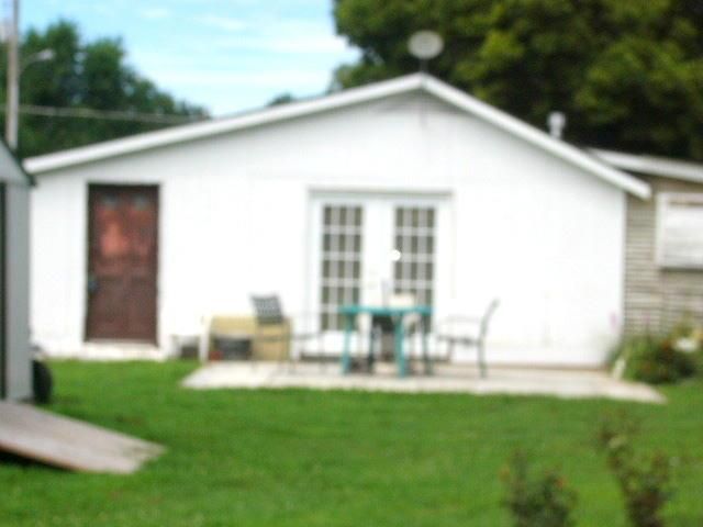 1118 Elizabeth St, St Joseph, MO 64504