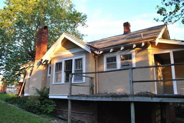810 S 13th St, St Joseph, MO 64501