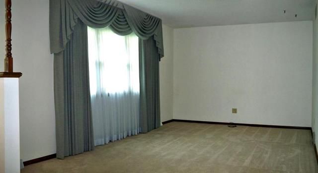 4518 Gene Field Rd, St Joseph, MO 64506