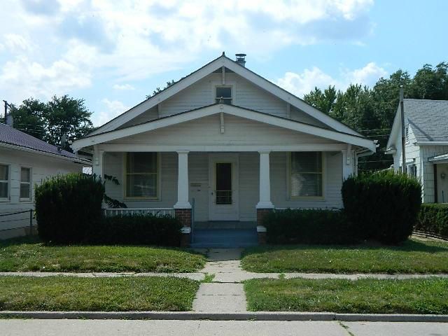 6206 Washington St, St Joseph, MO 64504