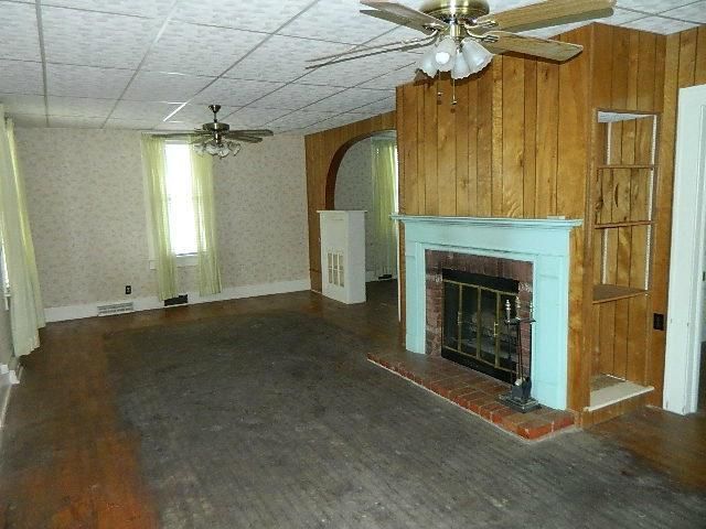 6206 Washington St, St Joseph, MO 64504