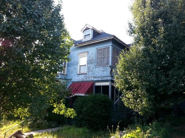 1025 Angelique St, St Joseph, MO 64501