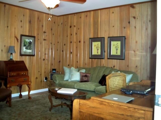 3921 Seneca, St Joseph, MO 64507
