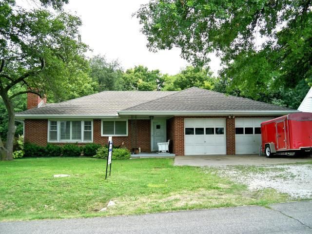 3921 Seneca, St Joseph, MO 64507