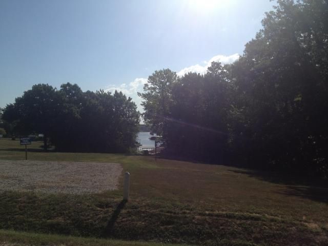 1783 Lake Viking Ter, Gallatin, MO 64640