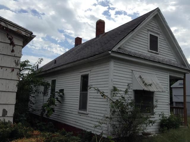 1809 Dewey Ave, St Joseph, MO 64505