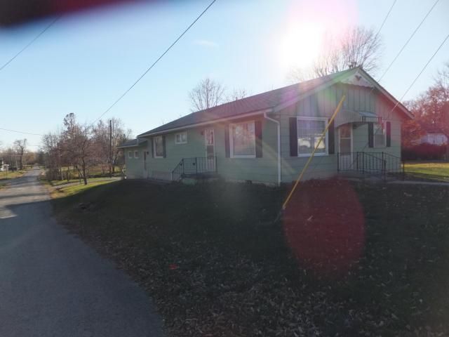 211 E Hampshire St, King City, MO 64463