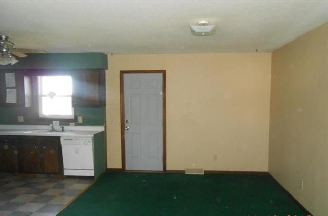 107 Spruce St, Wathena, KS 66090