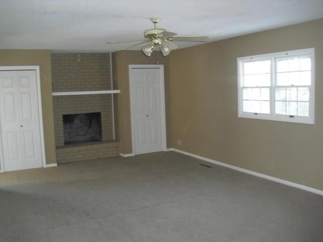14440 State Route Dd, Savannah, MO 64485