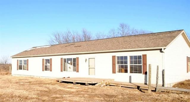 2101 SE Barnett Rd, St Joseph, MO 64507