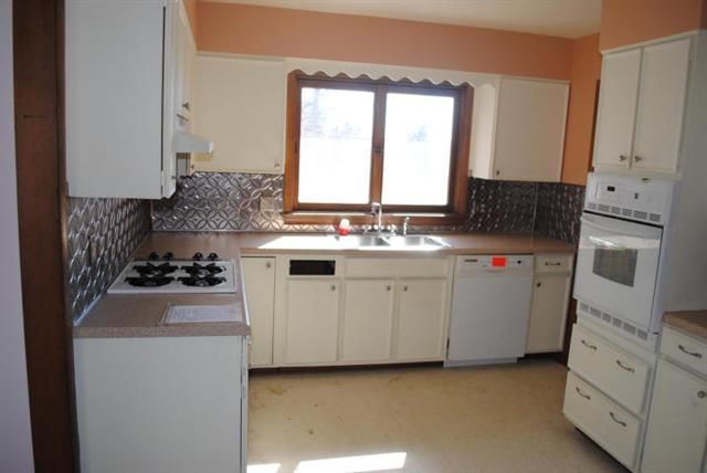3830 Mitchell Ave, St Joseph, MO 64507