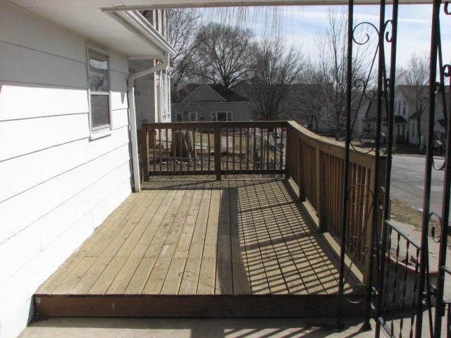 823 S 11th St, St Joseph, MO 64501