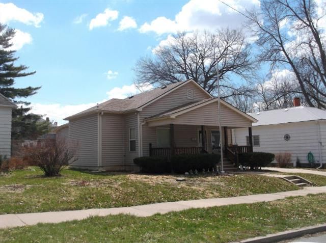 2618 State St, St Joseph, MO 64506