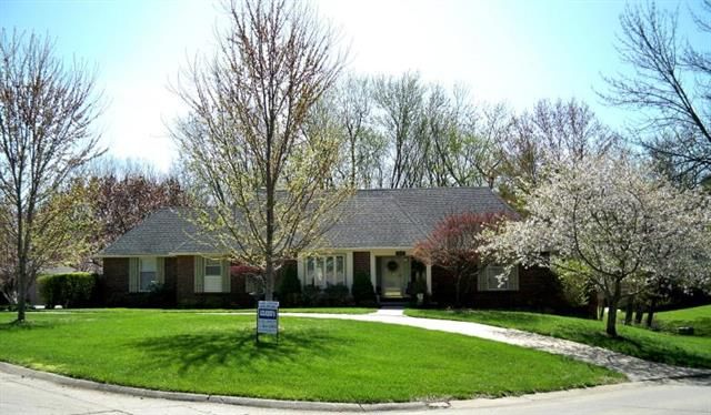 4602 Brookwood Ter, St Joseph, MO 64506