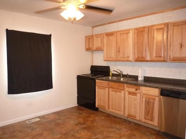 213 Yale St, St Joseph, MO 64504