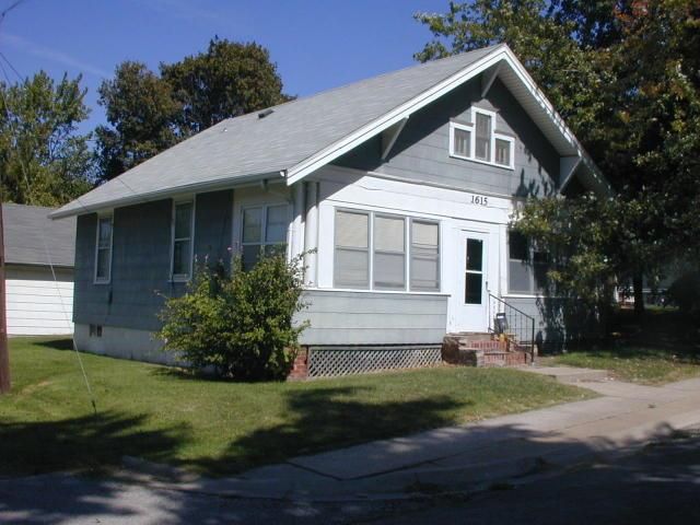 1615 Sacramento, St Joseph, MO 64503