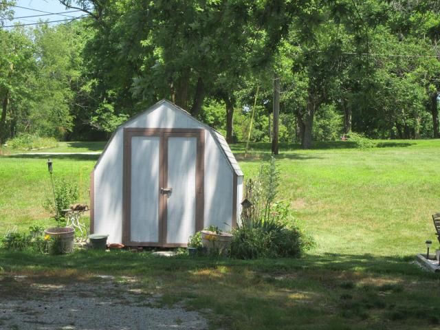 1605 W Chestnut St, Savannah, MO 64485