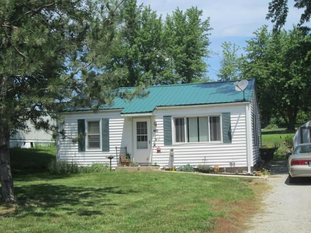 1605 W Chestnut St, Savannah, MO 64485