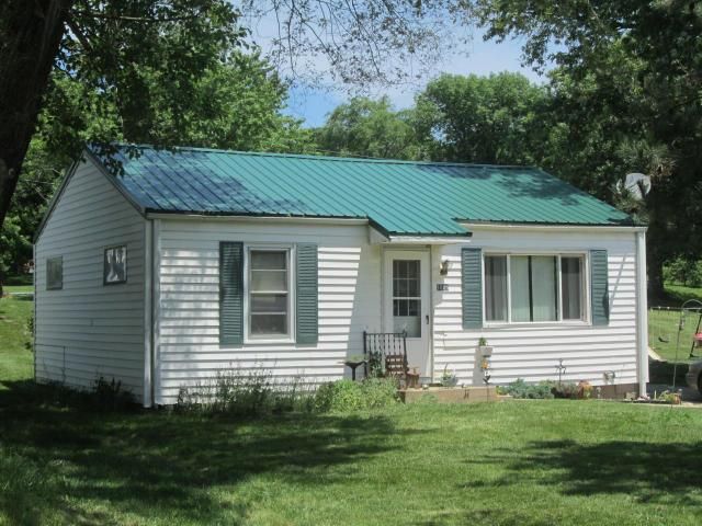 1605 W Chestnut St, Savannah, MO 64485