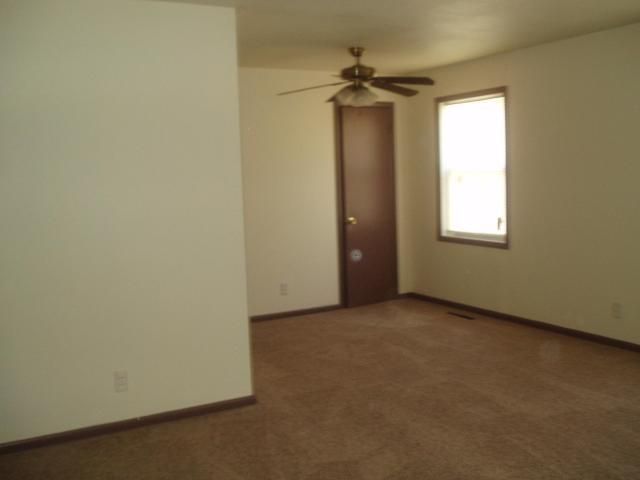 2914 Newport Rd, St Joseph, MO 64505