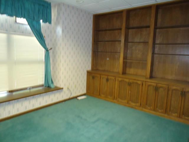1502 N 36th St, St Joseph, MO 64506