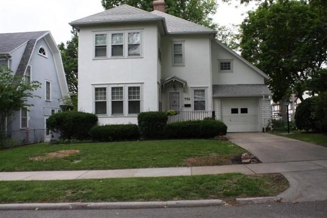 926 Ashland Ct, St Joseph, MO 64506