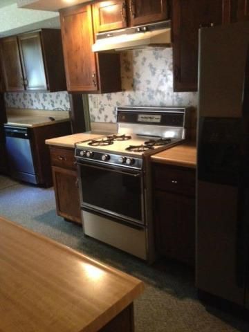 507 N 6th St, Wathena, KS 66090