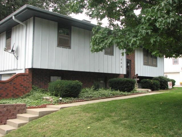 906 S 3rd Ter, Savannah, MO 64485