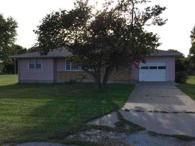 404 S 8 St, Elwood, KS 66024
