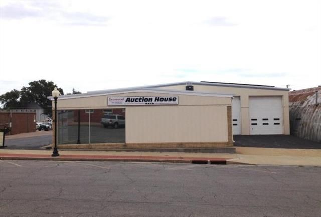 115 S 4th St, Savannah, MO 64485