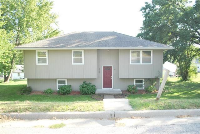 1704 Utah Ave, Atchison, KS 66002
