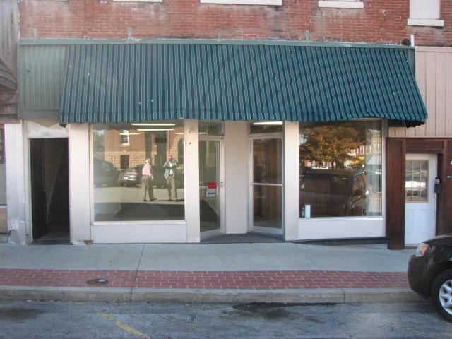 106-10 S 5th St, Savannah, MO 64485