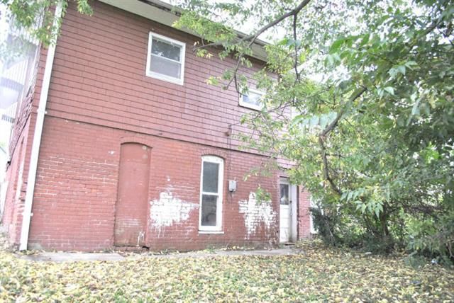 605 Hamburg Ave, St Joseph, MO 64505