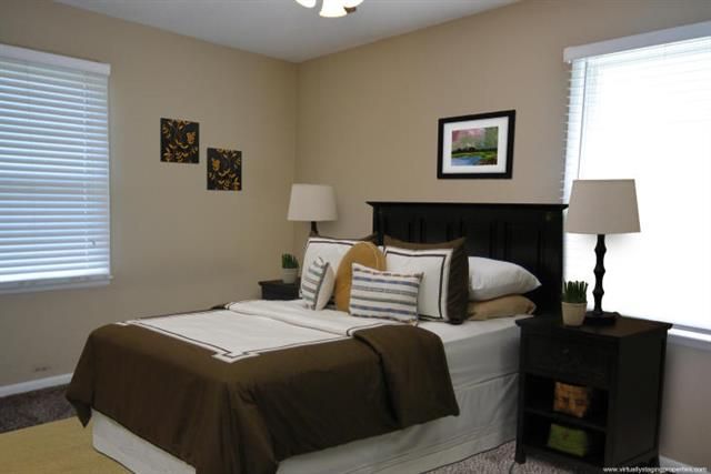 2606 S 36th St, St Joseph, MO 64503