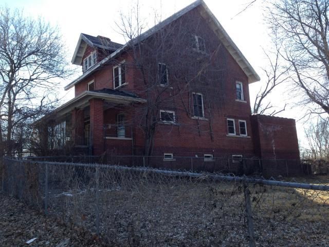 418 N 17th St, St Joseph, MO 64507