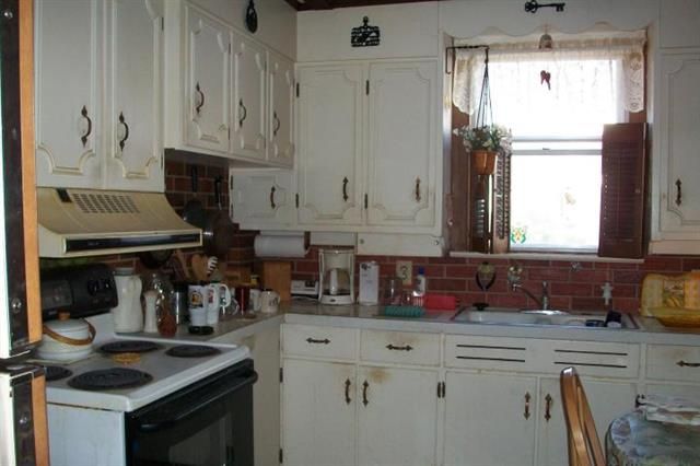 1115 S 26th St, St Joseph, MO 64507