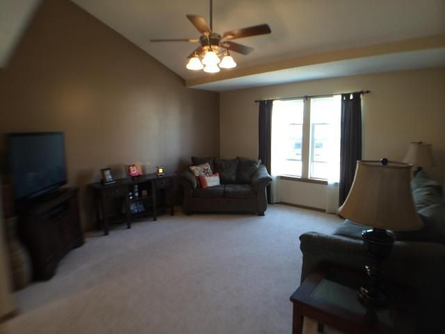 5014 University Ave, St Joseph, MO 64503