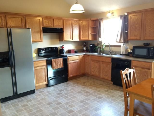 5014 University Ave, St Joseph, MO 64503