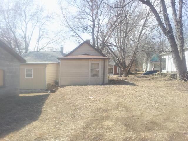 2523 S 15 St, St Joseph, MO 64503
