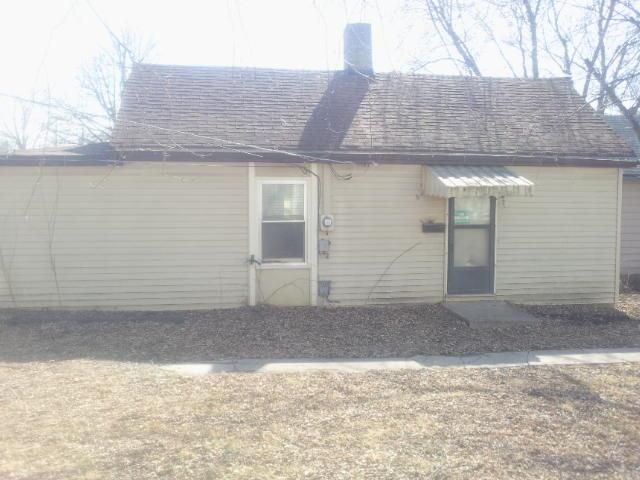 2523 S 15 St, St Joseph, MO 64503