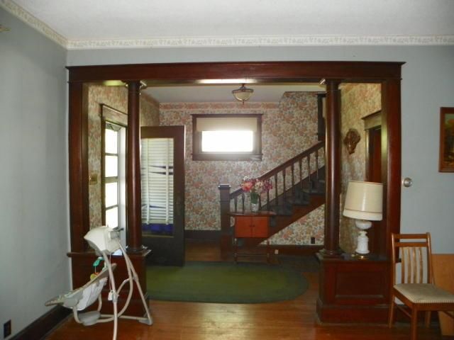 2710 Olive St, St Joseph, MO 64507