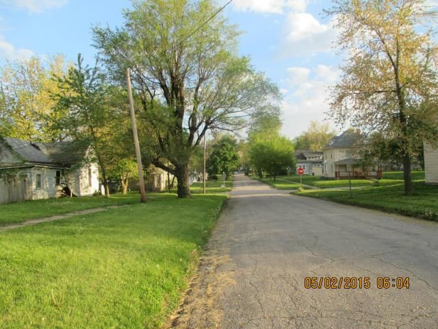 215 S Cherry St, Cameron, MO 64429