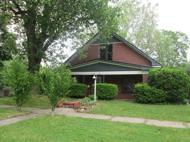 1726 5th Ave, St Joseph, MO 64505