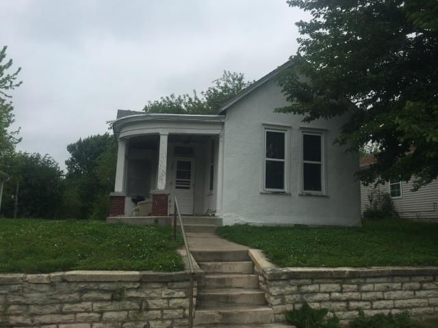310 S 17th St, St Joseph, MO 64501